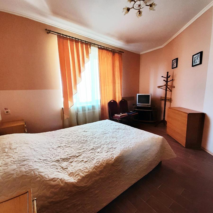 Seven Stars Motel Sumy Eksteriør bilde